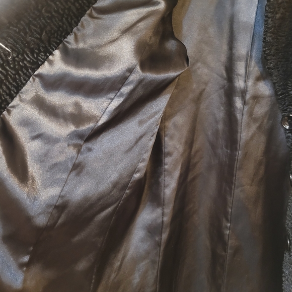 Elegant Black Women's Coat - Picture 5 of 12